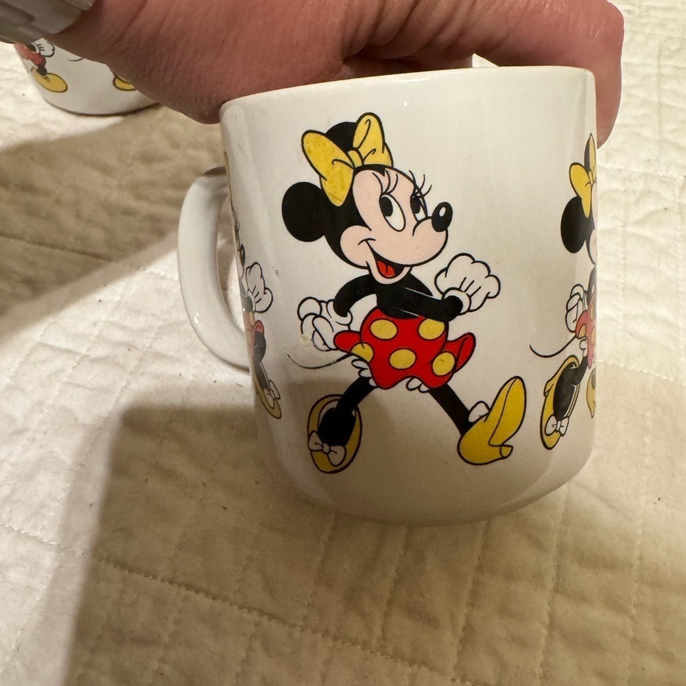 Disney Vintage Mickey and Minnie Mouse Walking Coffee Mugs - Picture 7 of 7